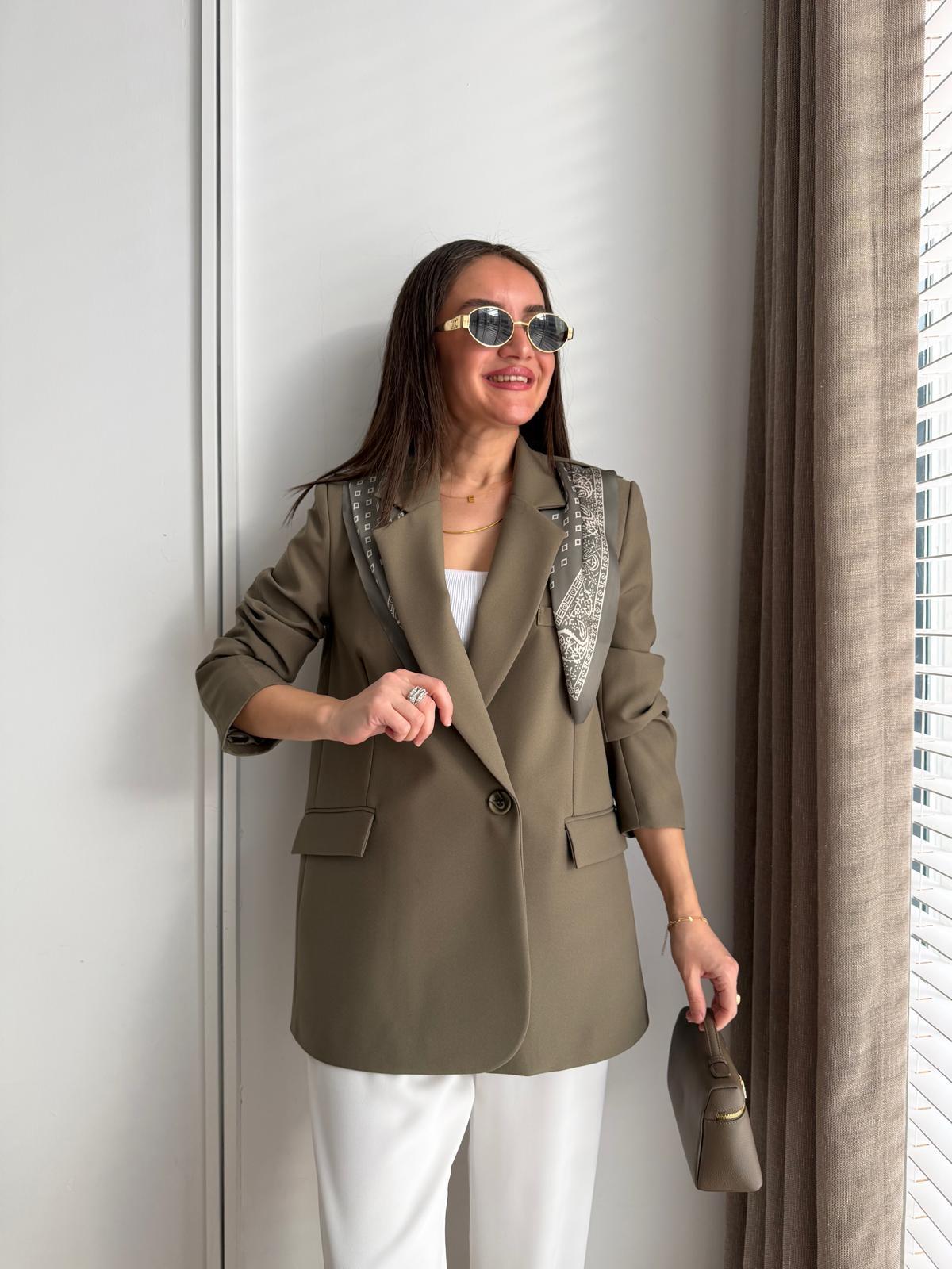 Haki Fular Detaylı Vatkalı Blazer Ceket 7665