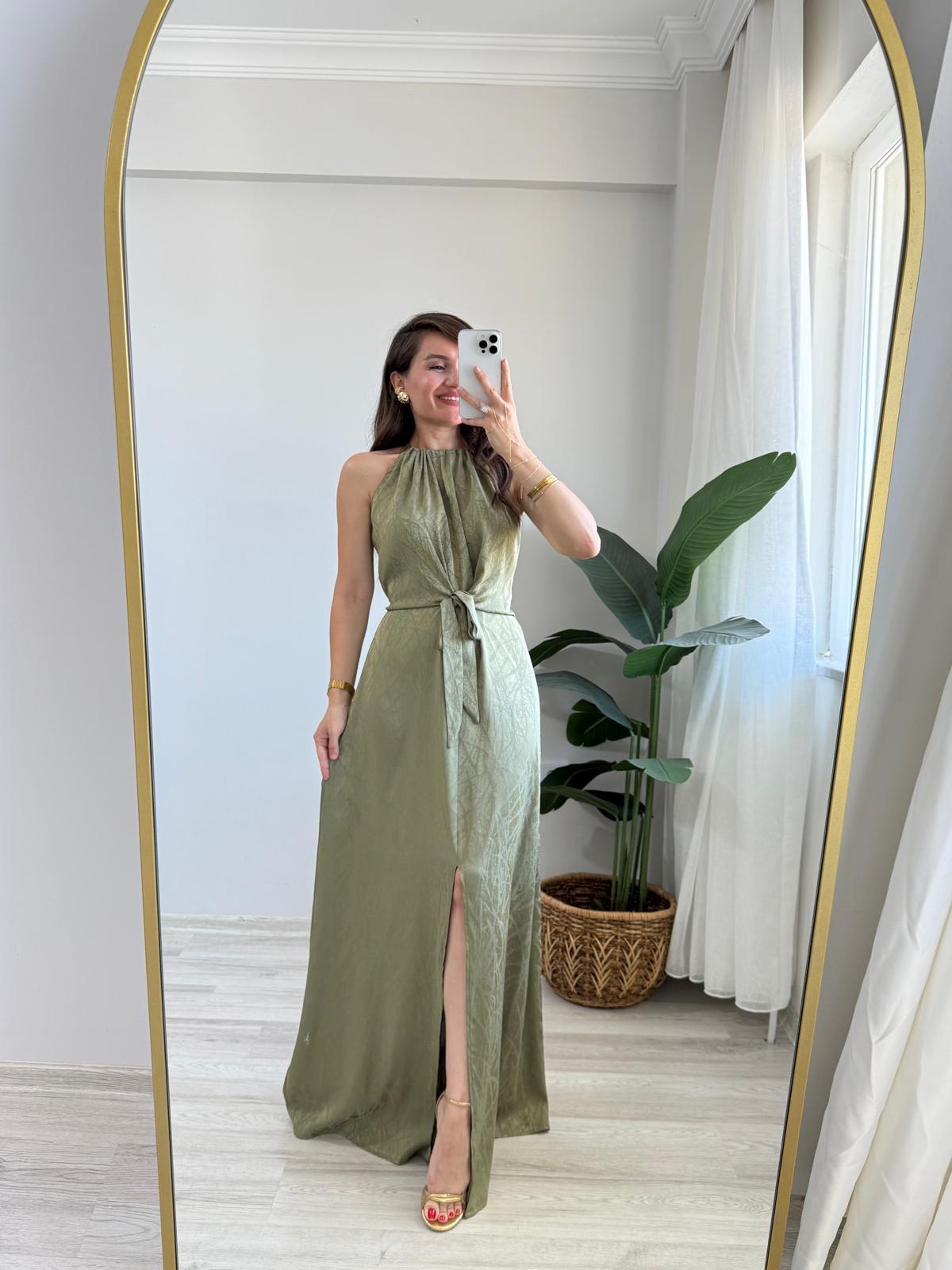 Haki Halter Yaka Bağlama Detaylı Yırtmaçlı Jakar Elbise 251656