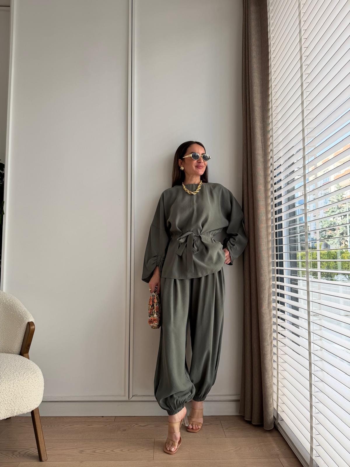 Haki Kol Detaylı Bağlamalı Tensel Takım 265188