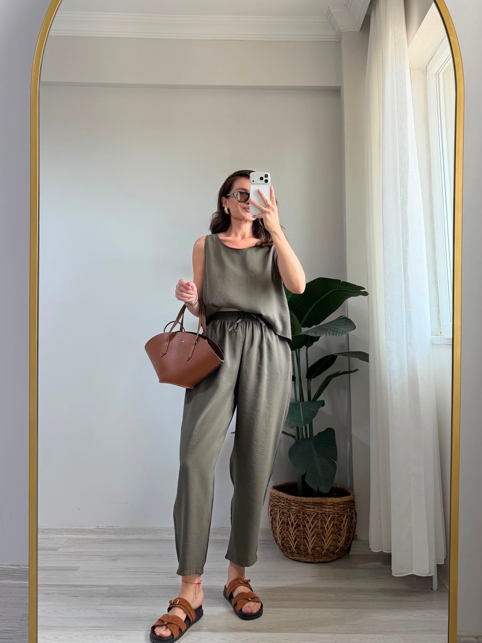 Haki Sıfır Kol Bluz Pantolon Takım 3089