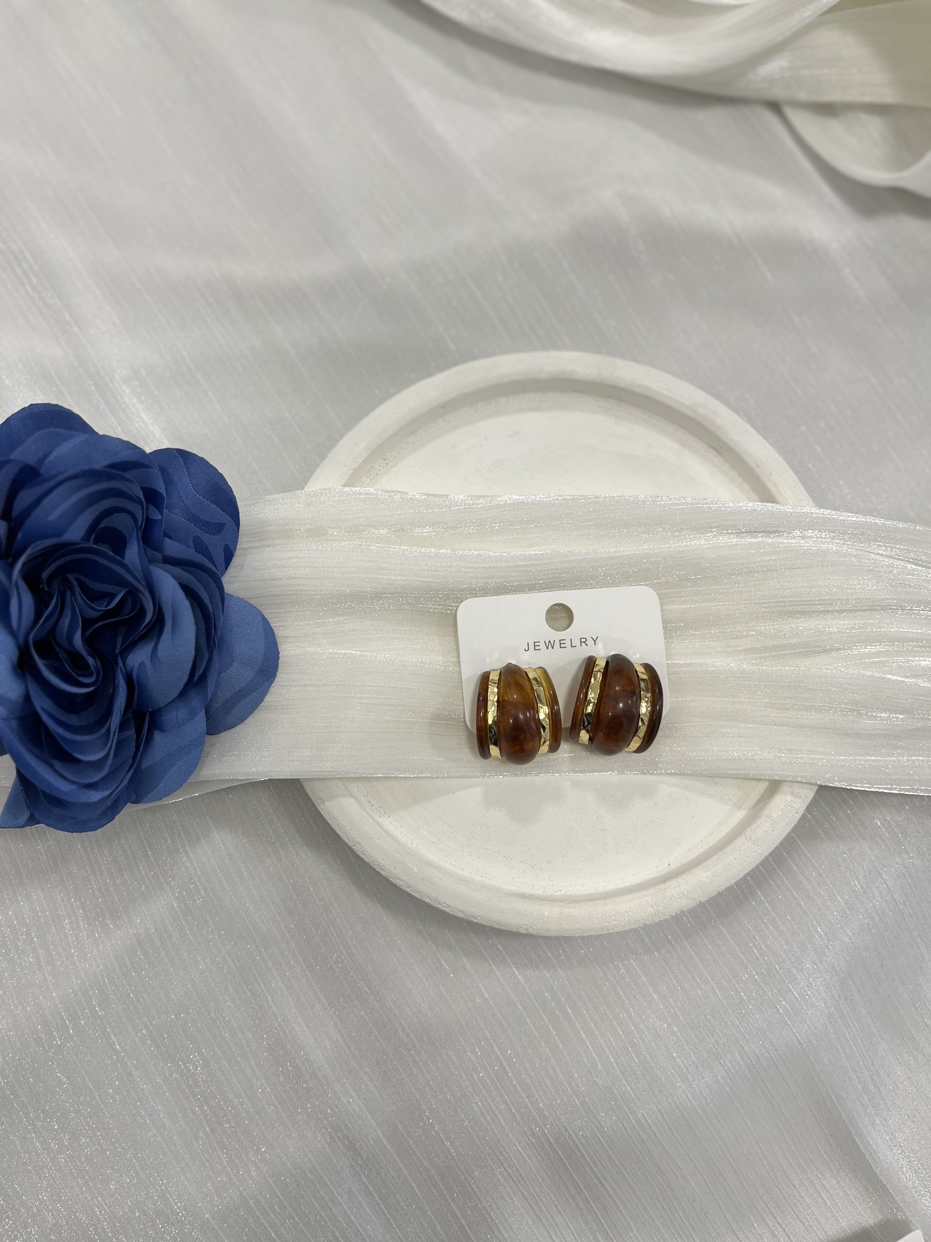 Kahve rengi Akrilik Gold Detaylı Küpe KP51