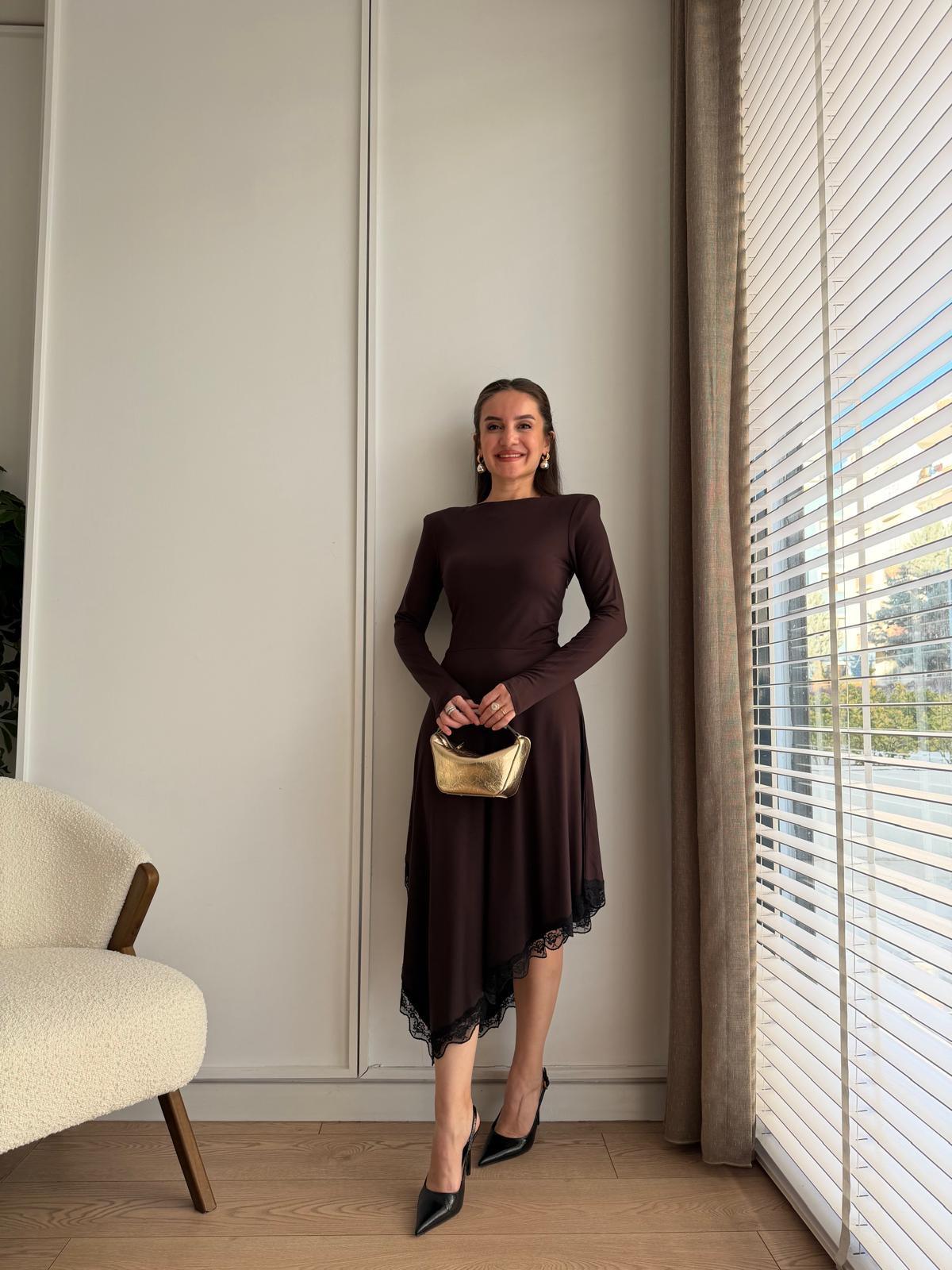 Kahve rengi Dantel Detaylı Asimetrik Elbise 1289