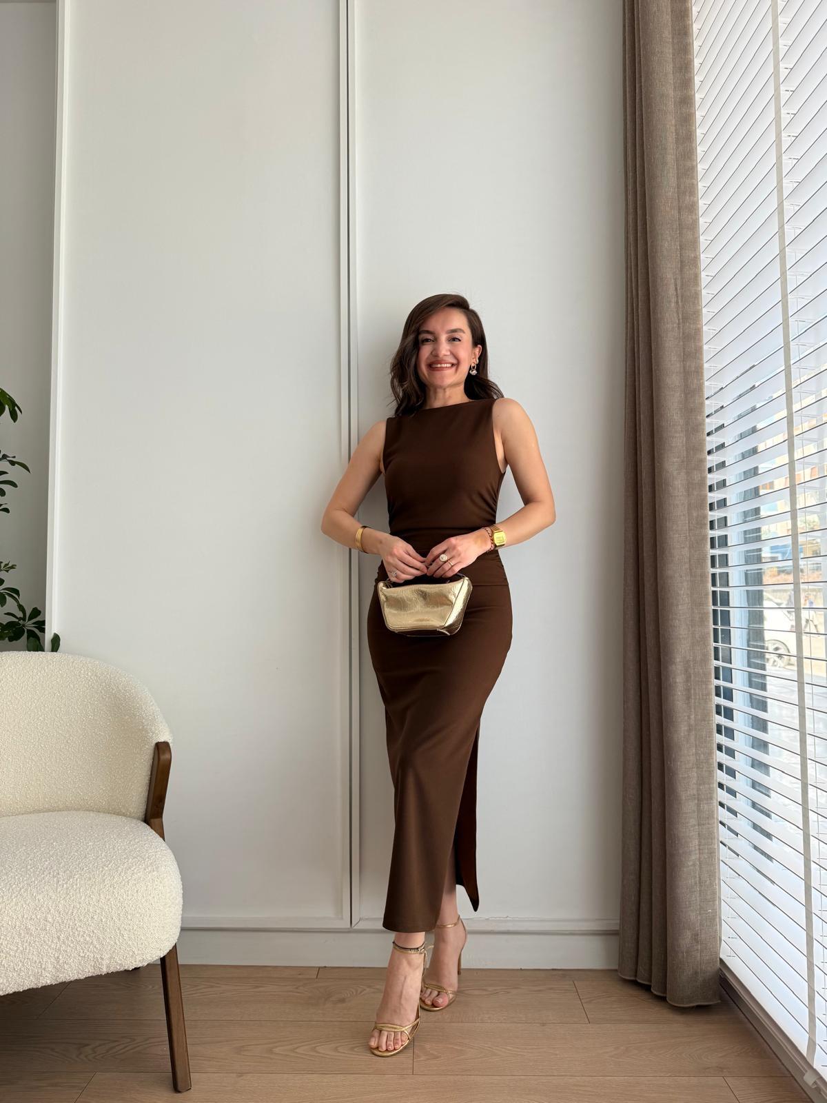 Kahve rengi Drape Detaylı Yırtmaçlı Elbise 1281