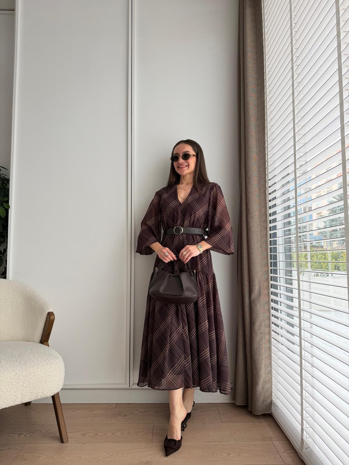 Kahve rengi Ekose Desen Kemerli Şifon Elbise 3033