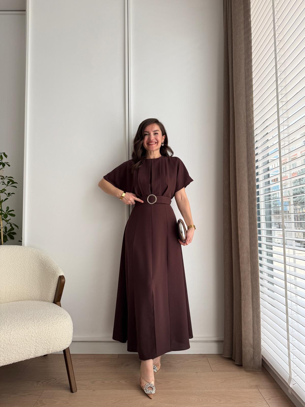 Kahve rengi Göğüs Pileli Yırtmaçlı Elbise 3098