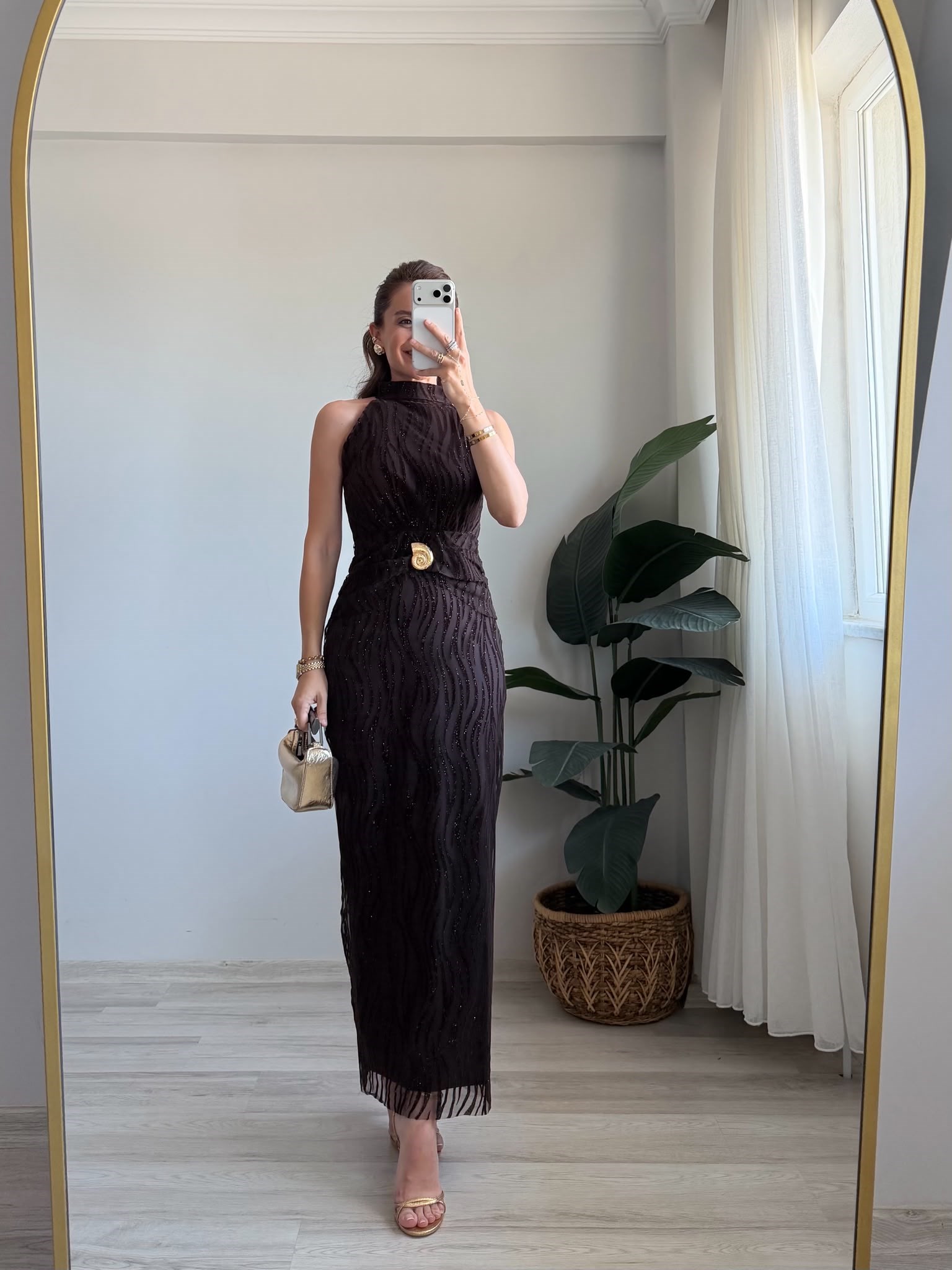 Kahve rengi Gold Tokalı Sim Floklu Halter Yaka Elbise 4023