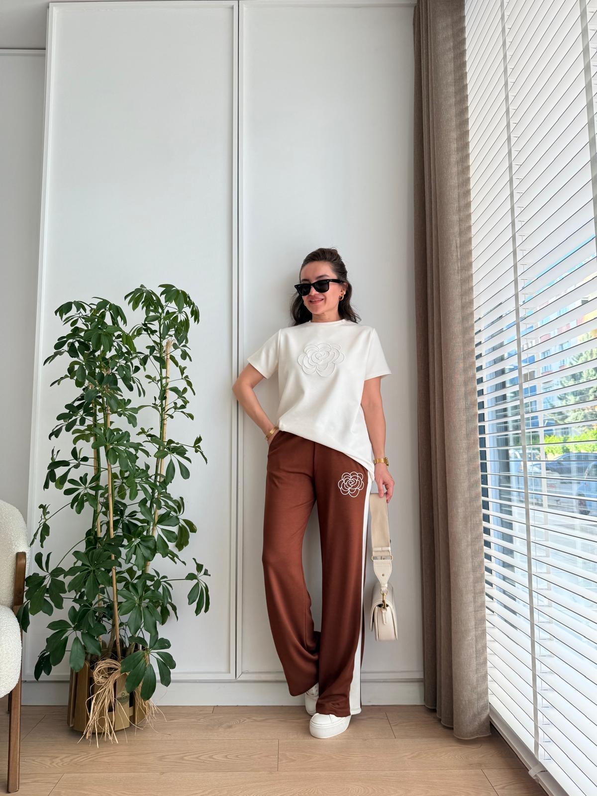 Kahve rengi Gül Nakışlı Modal Kumaş Takım 2233