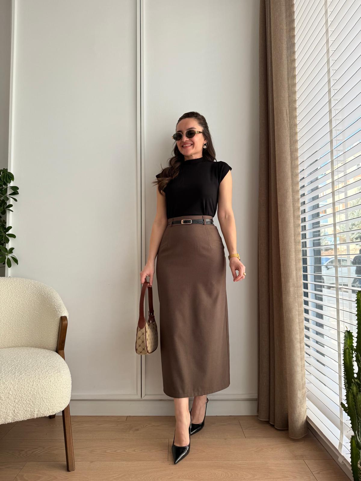 Kahve rengi Kemerli Arkası Yırtmaçlı Etek 1232