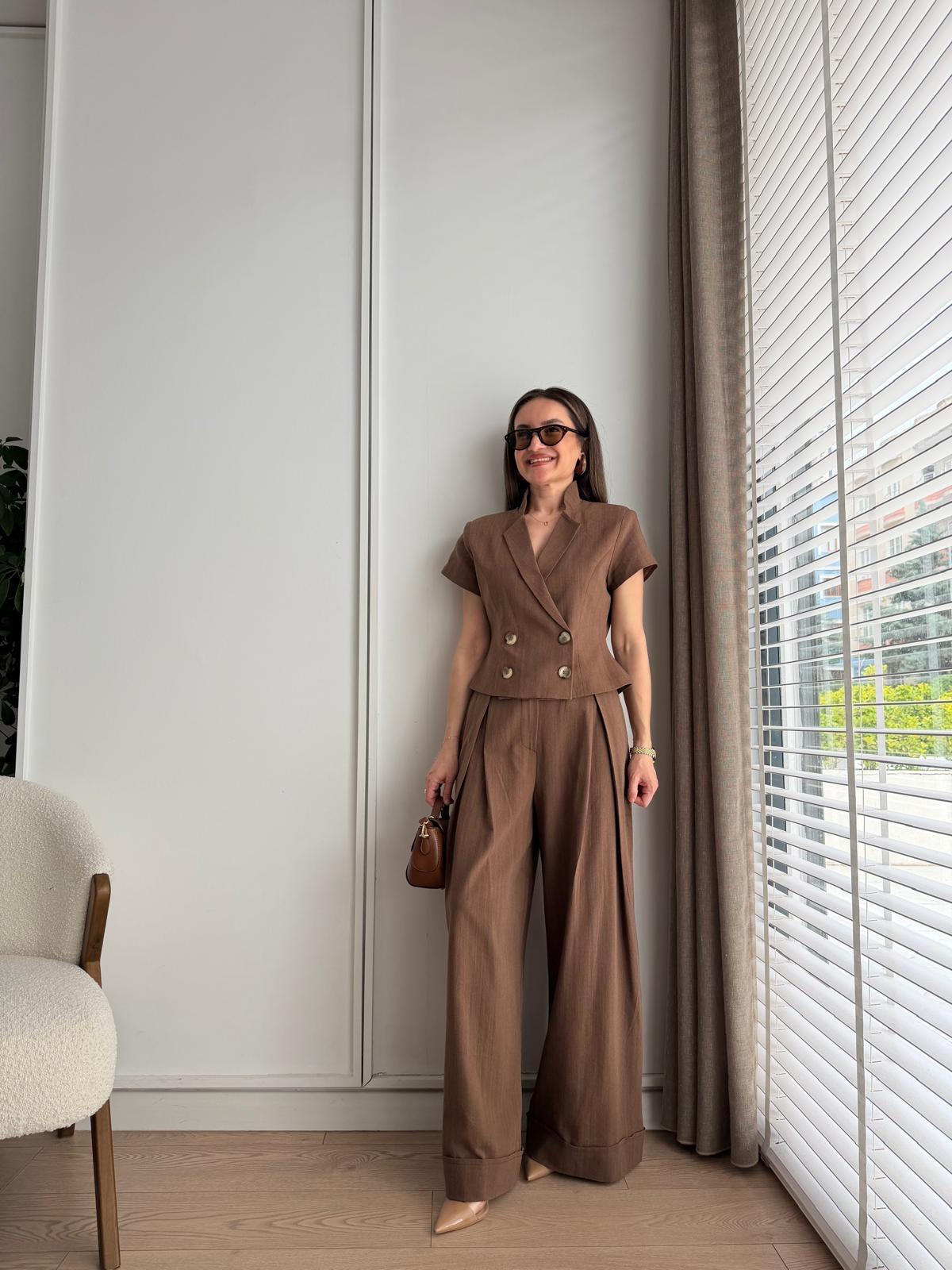 Kahve rengi Kruvaze Yaka Düğme Detaylı Takım 60637
