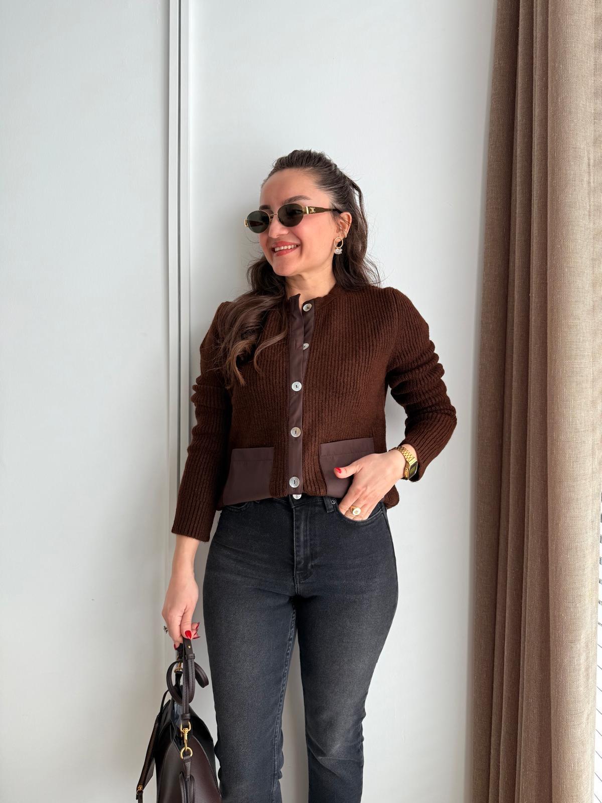 Kahve rengi Kumaş Cepli Triko Hırka 241086