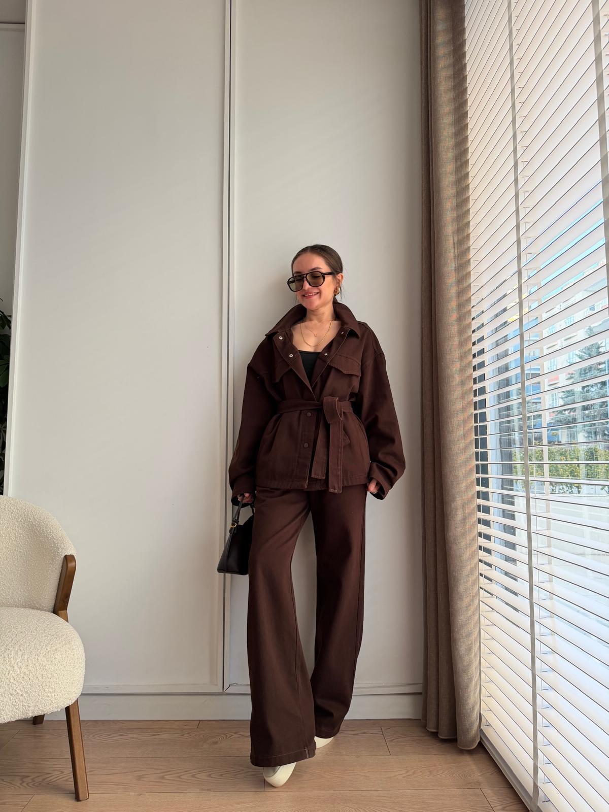 Kahve rengi Kuşaklı Çıtçıt Düğmeli Gabardin Takım 8897