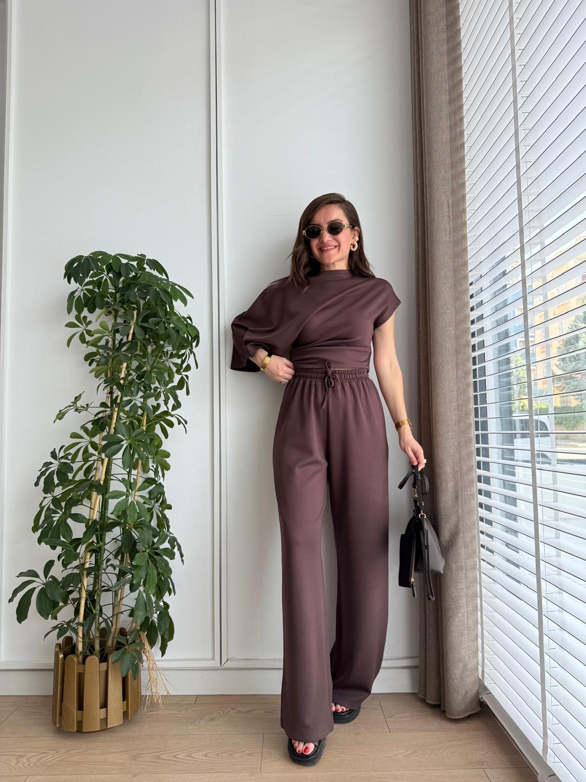 Kahve rengi Modal Kumaş Yarasa Kol Bluz Pantolon Takım 3530