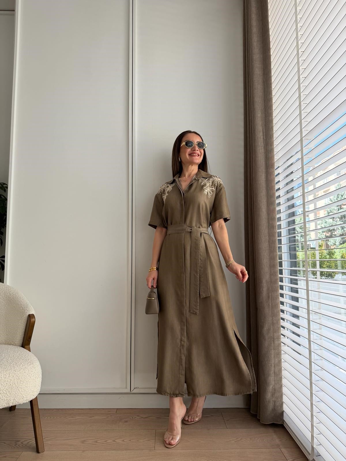Kahve rengi Nakış Detaylı Kuşaklı Gömlek Elbise 4399
