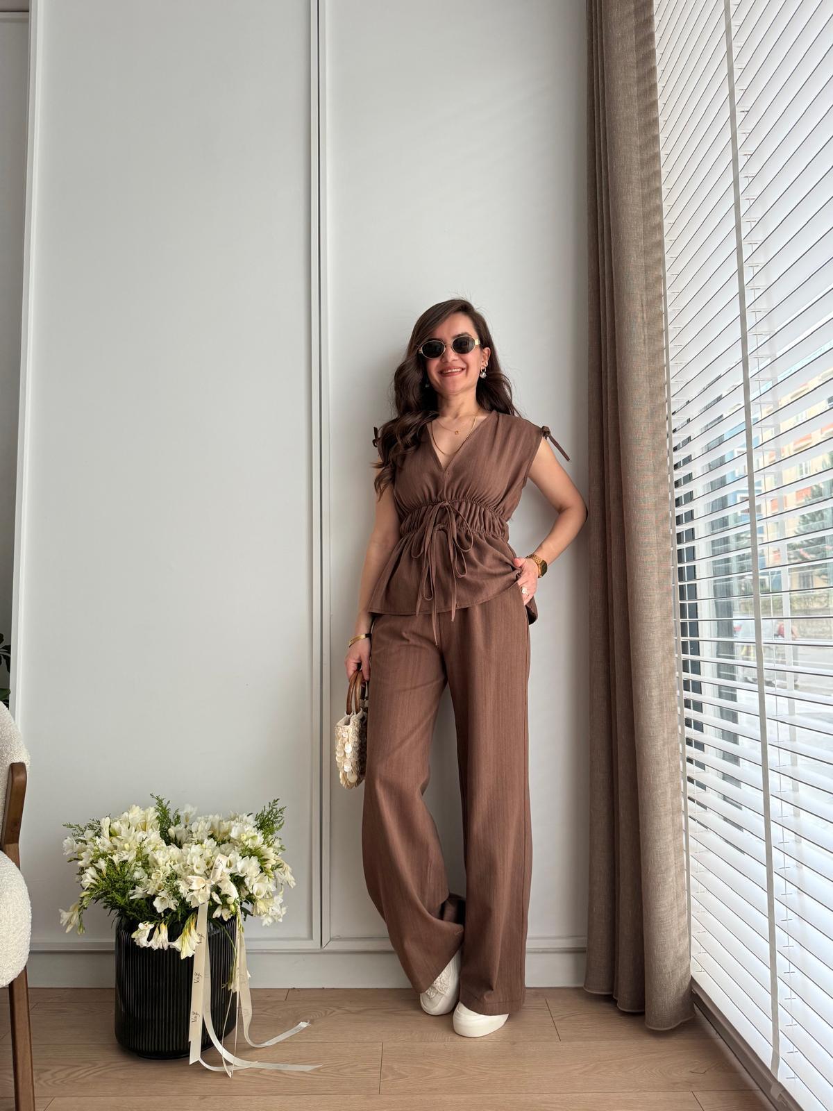 Kahve rengi Omuz Bel Bağlama Detaylı Bluz Pantolon Takım 8612