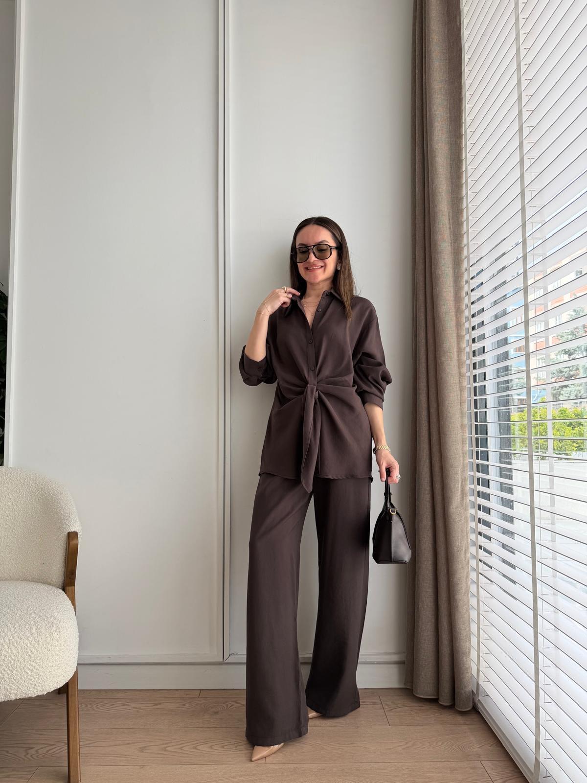 Kahve rengi Önden Bağlamalı Takım 9039