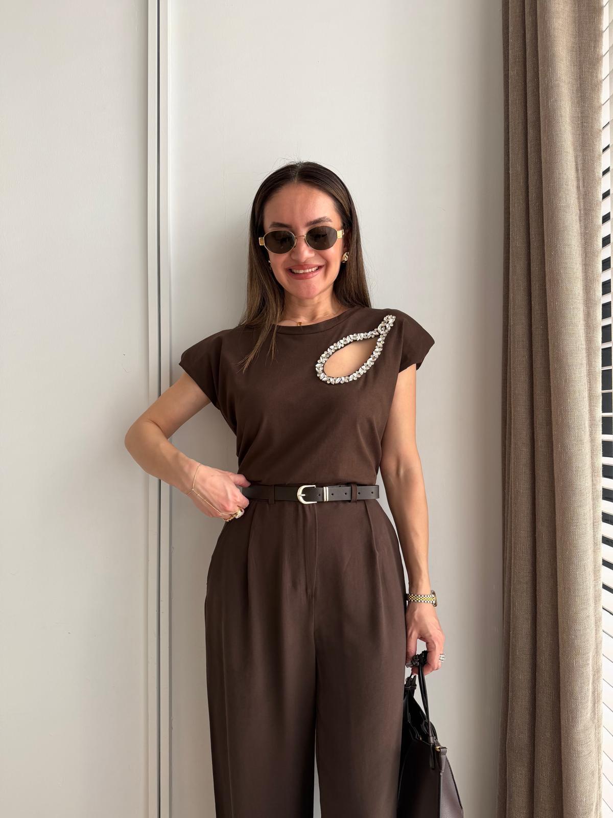 Kahve rengi Önü Dekolte Taş Detaylı Tshirt 1075