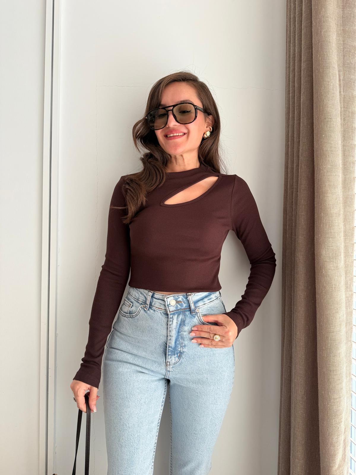 Kahve rengi Önü Yan Dekolteli Uzun Kol Bluz 4438