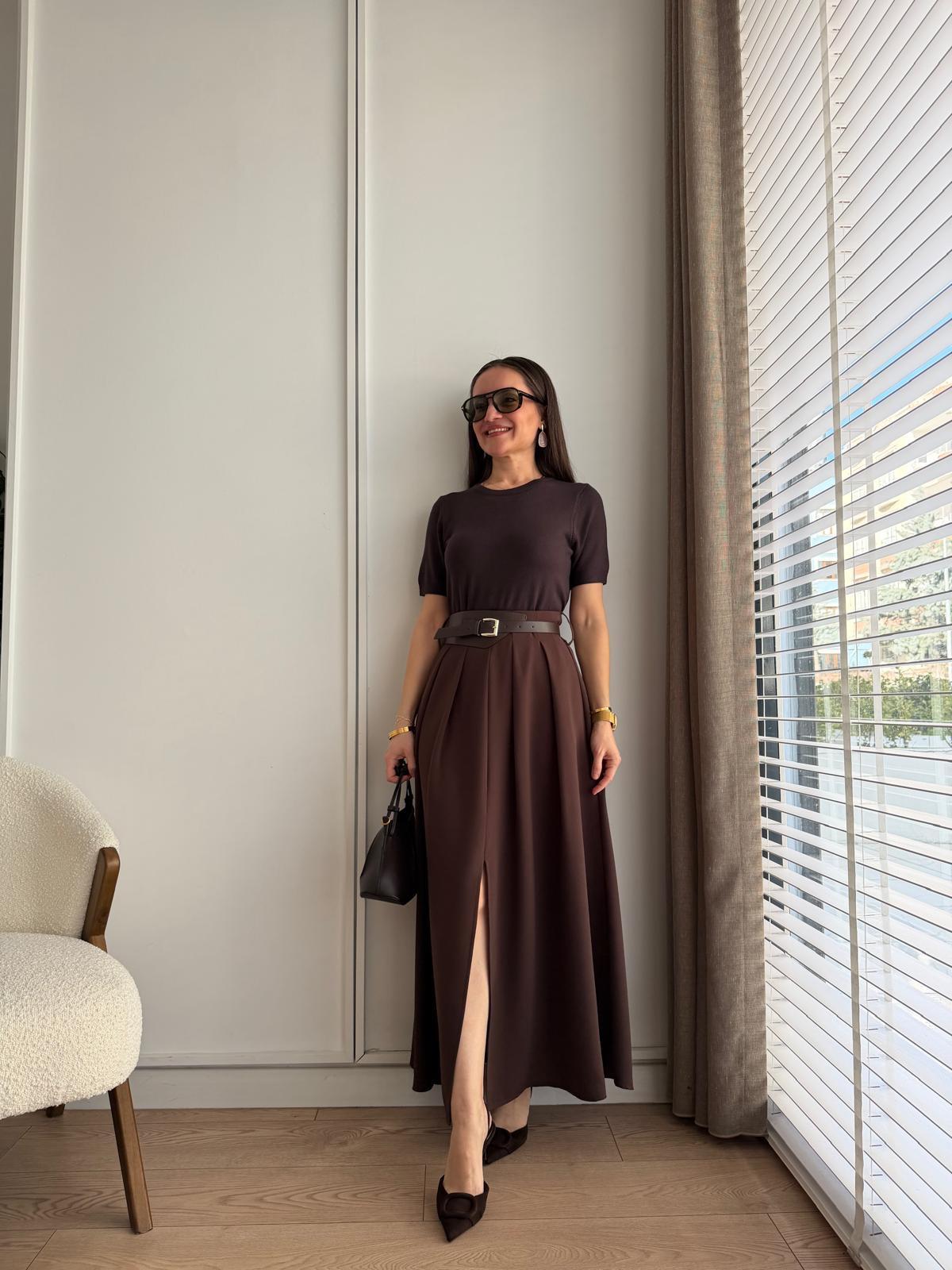 Kahve rengi Pileli Ön Yırtmaç Kemerli Etek 3376