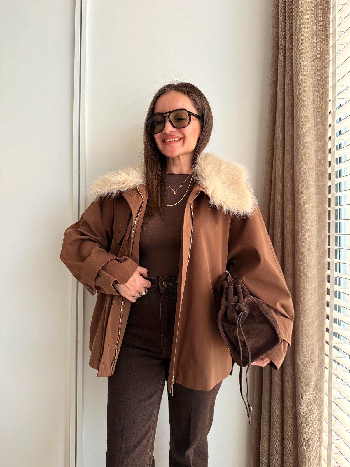 Kahve rengi Premium Seri Yakası Kürklü Trençkot 1021