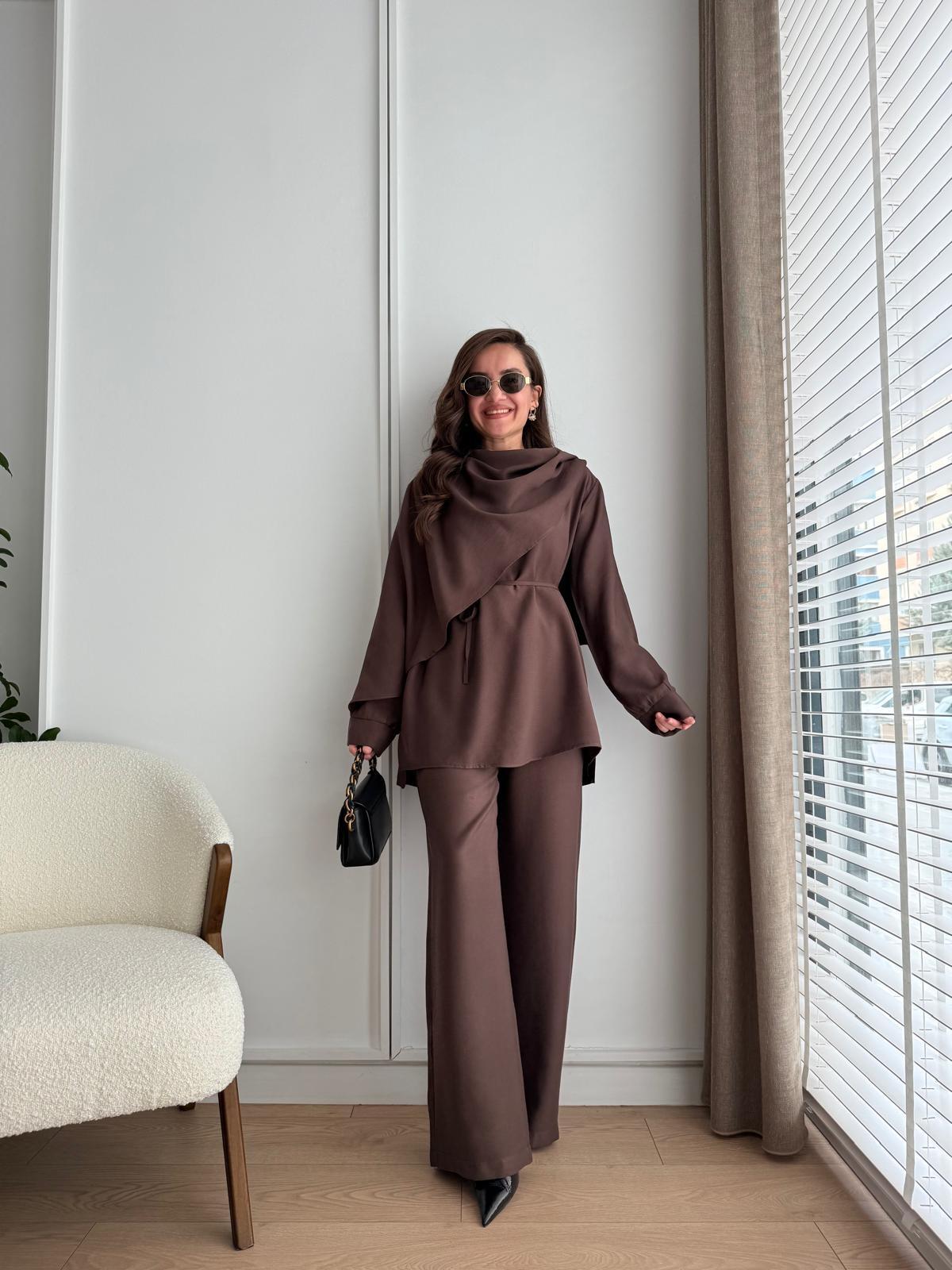 Kahve rengi Şal Yaka Tasarım Bluz Pantolon Takım 8625