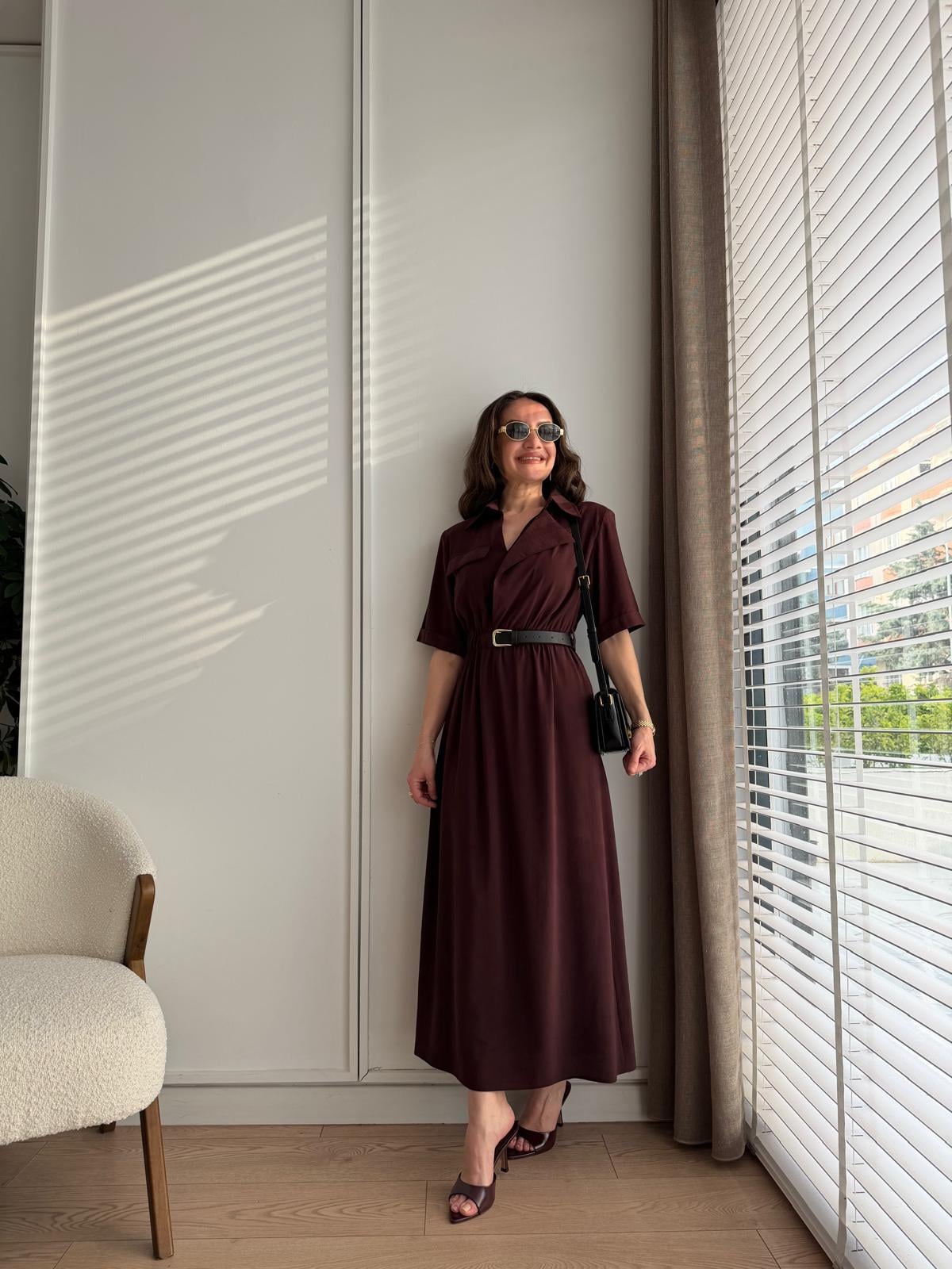 Kahve rengi Tek Cepli Ön Detaylı Kemerli Kısa Kol Elbise 37247