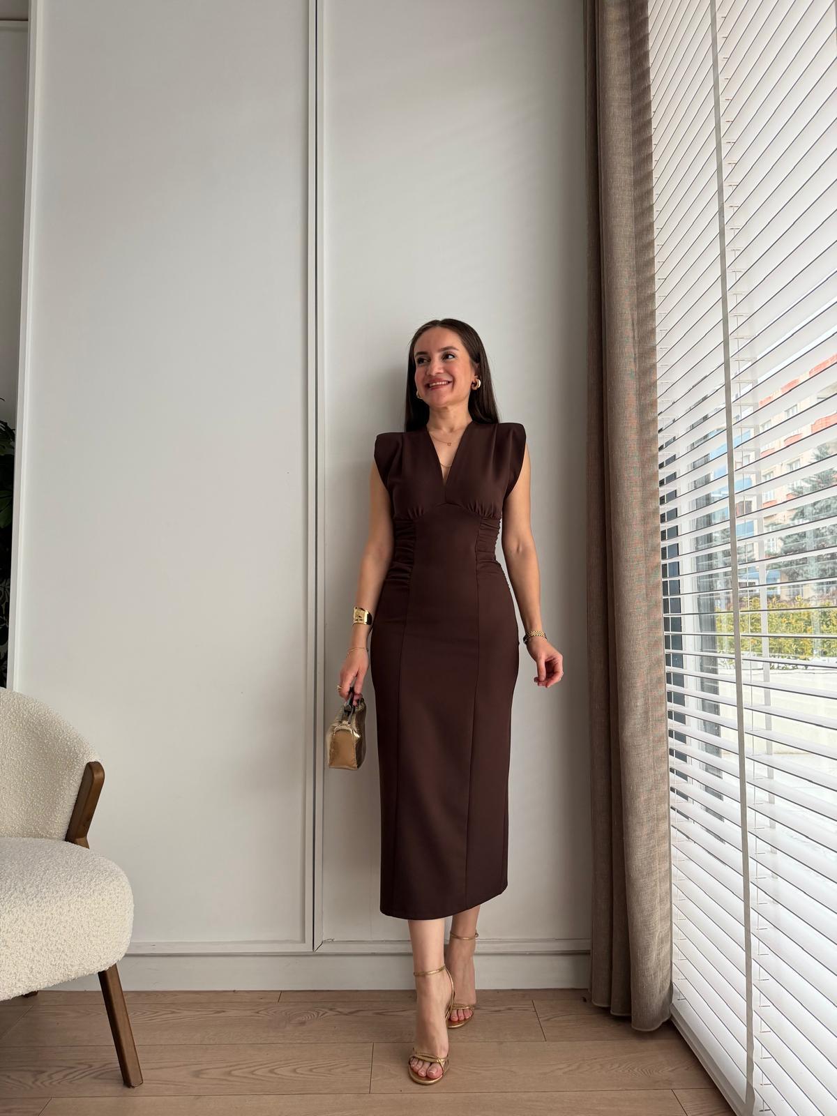 Kahve rengi V Yaka Vatkalı Drapeli Elbise 0794