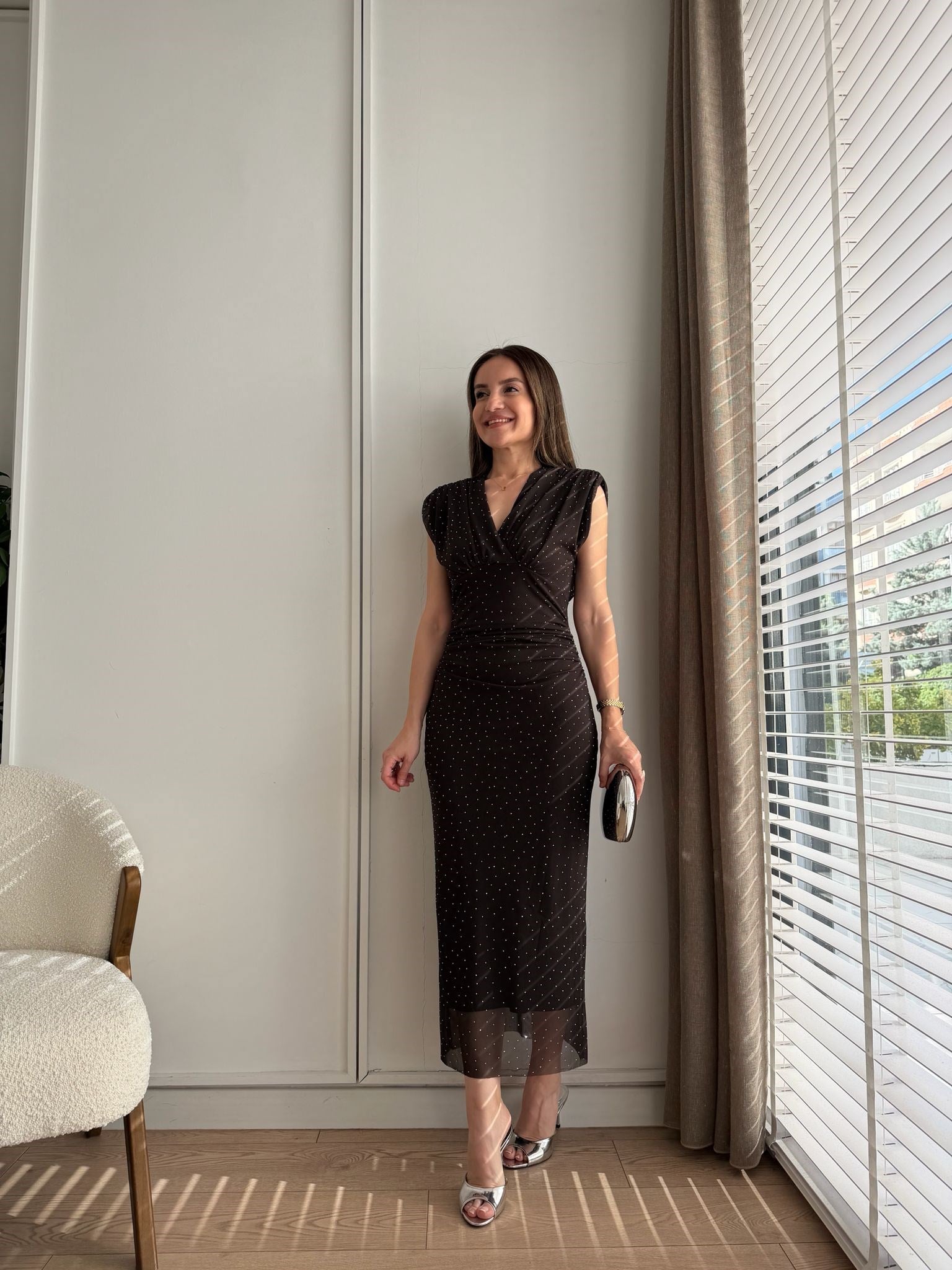 Kahve rengi Vatkalı Yanları Drapeli Taşlı Elbise 4071