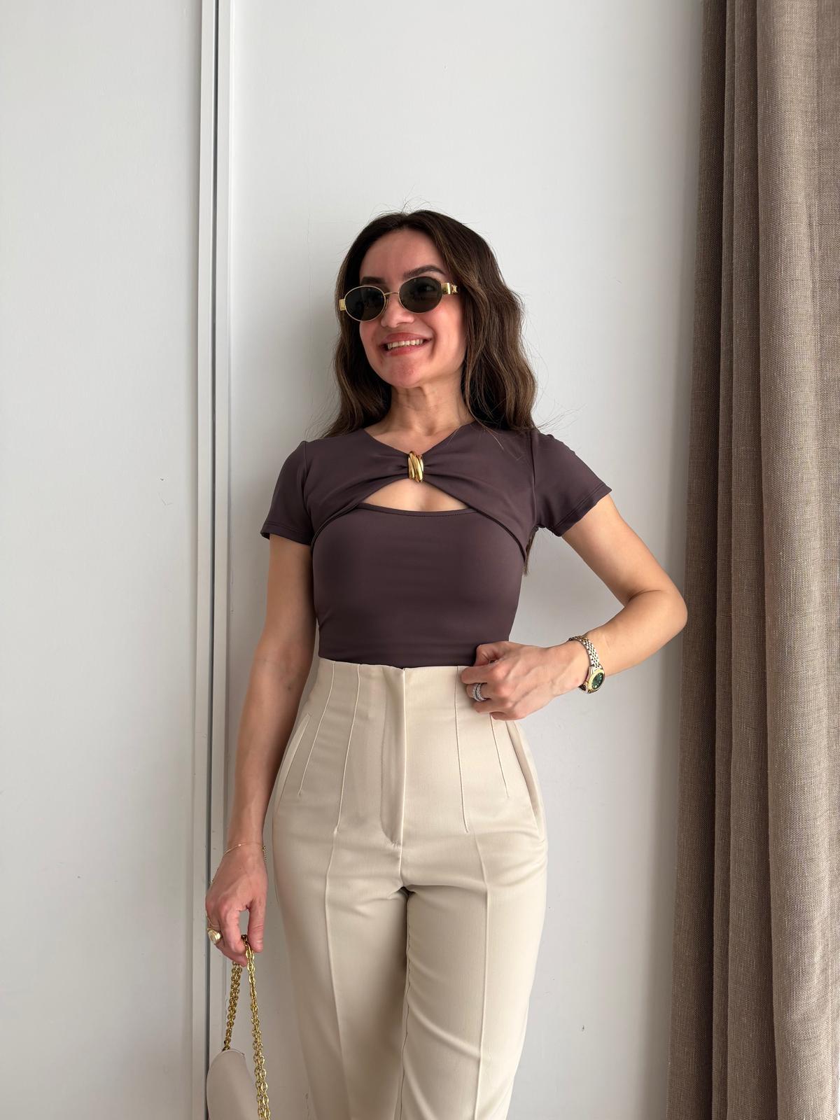 Kahve rengi Yaka Gold Tokalı Tshirt 11050