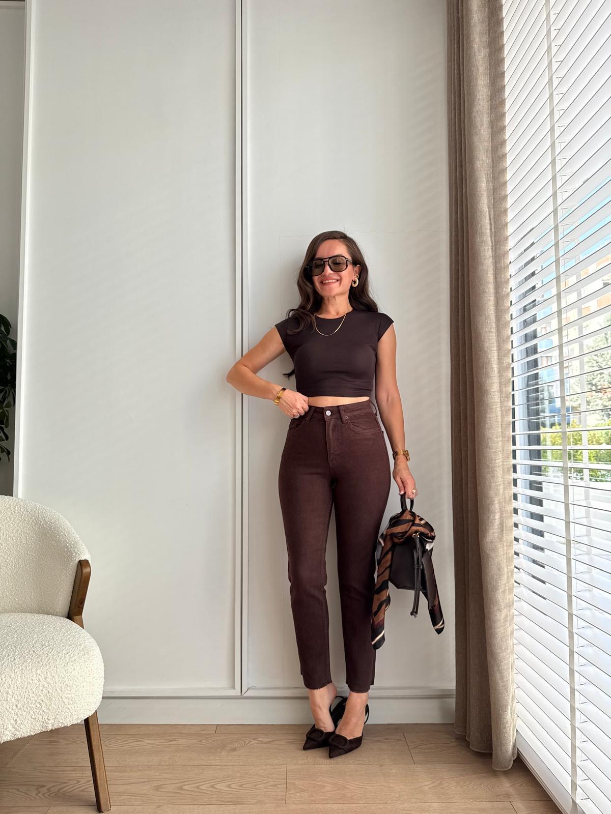 Kahve rengi Yüksek Bel Full Likralı Paçası Kesik Mom Jean 0764