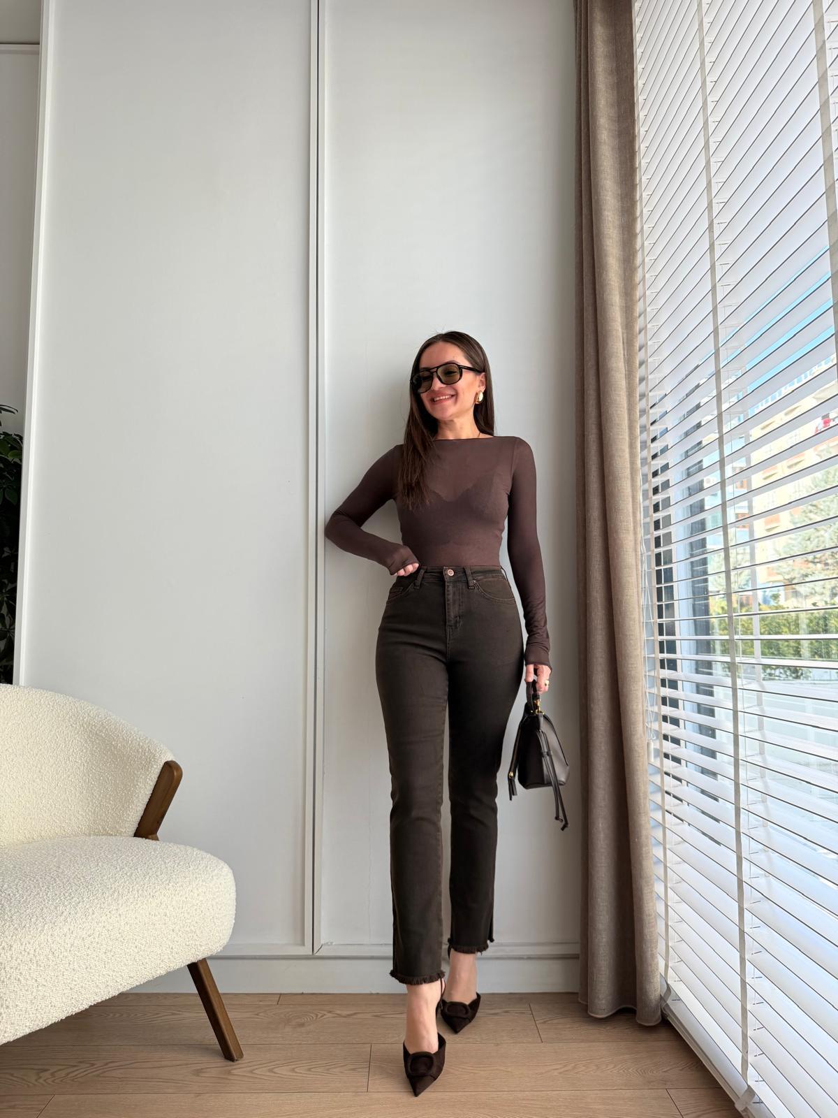 Kahve rengi Yüksek Bel Paça Detaylı Jean 7130