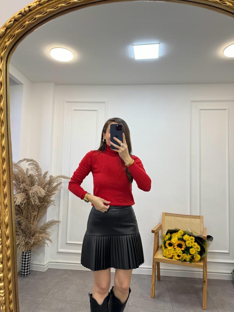 Kırmızı Boğazlı Triko Bluz 013