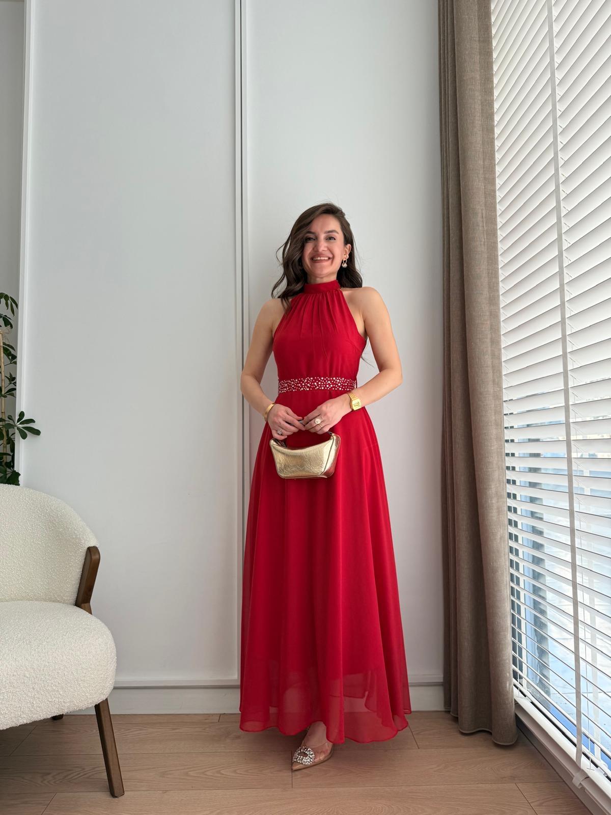 Kırmızı Göğüs Drapeli Kuşaklı Şifon Elbise 1047