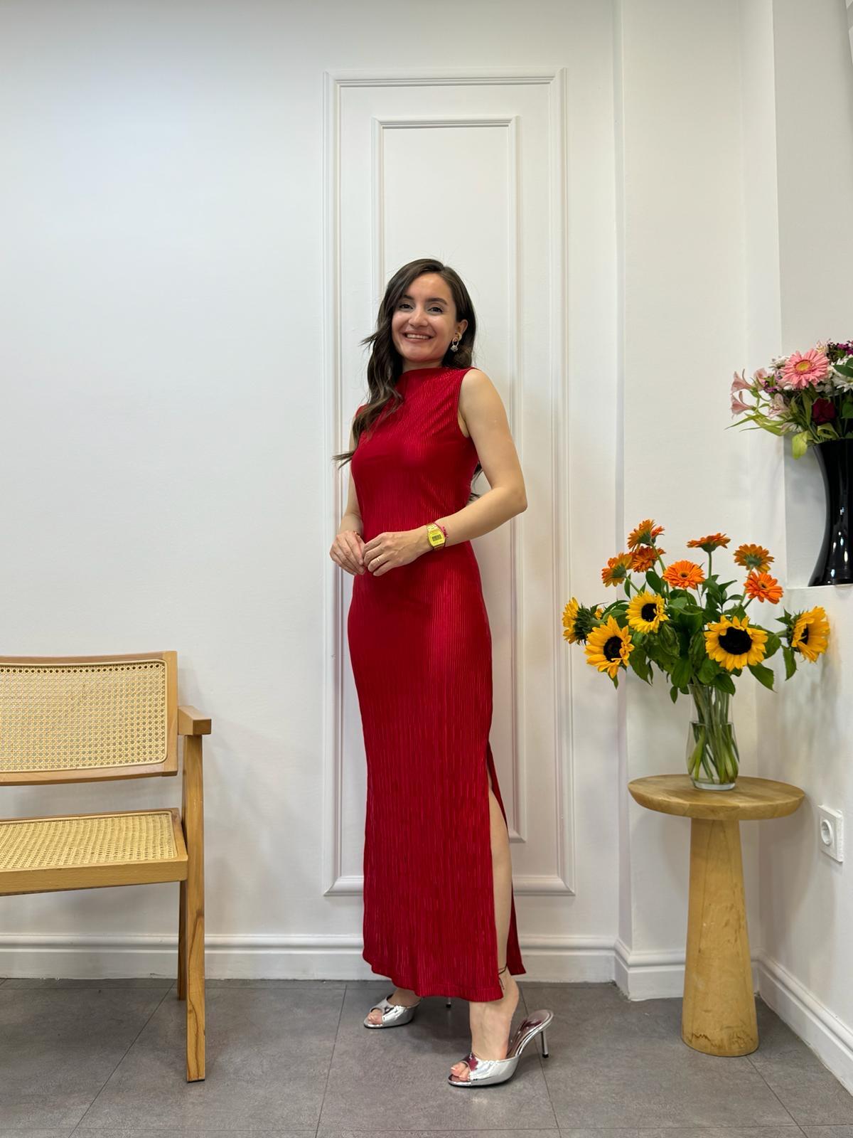 Kırmızı Kendinden Desenli Yırtmaç Detaylı Elbise 6237