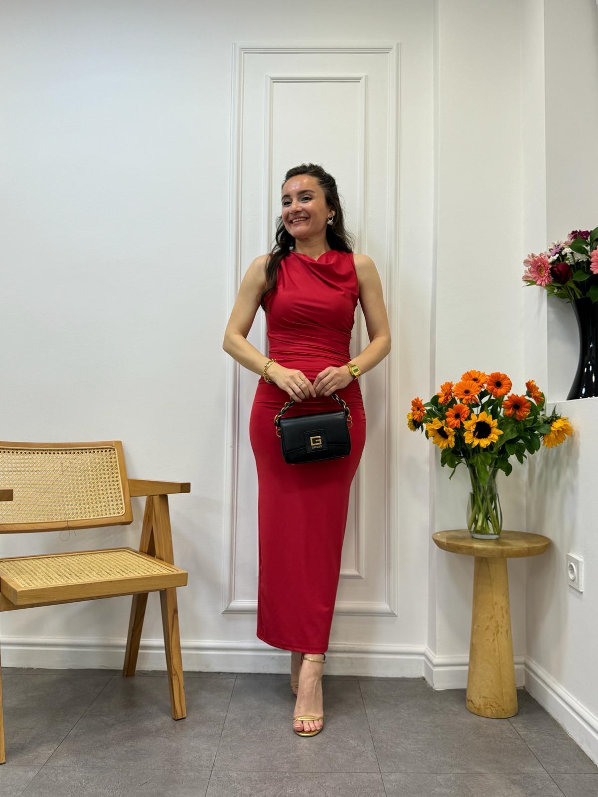 Kırmızı Kolsuz Drapeli Elbise 3089