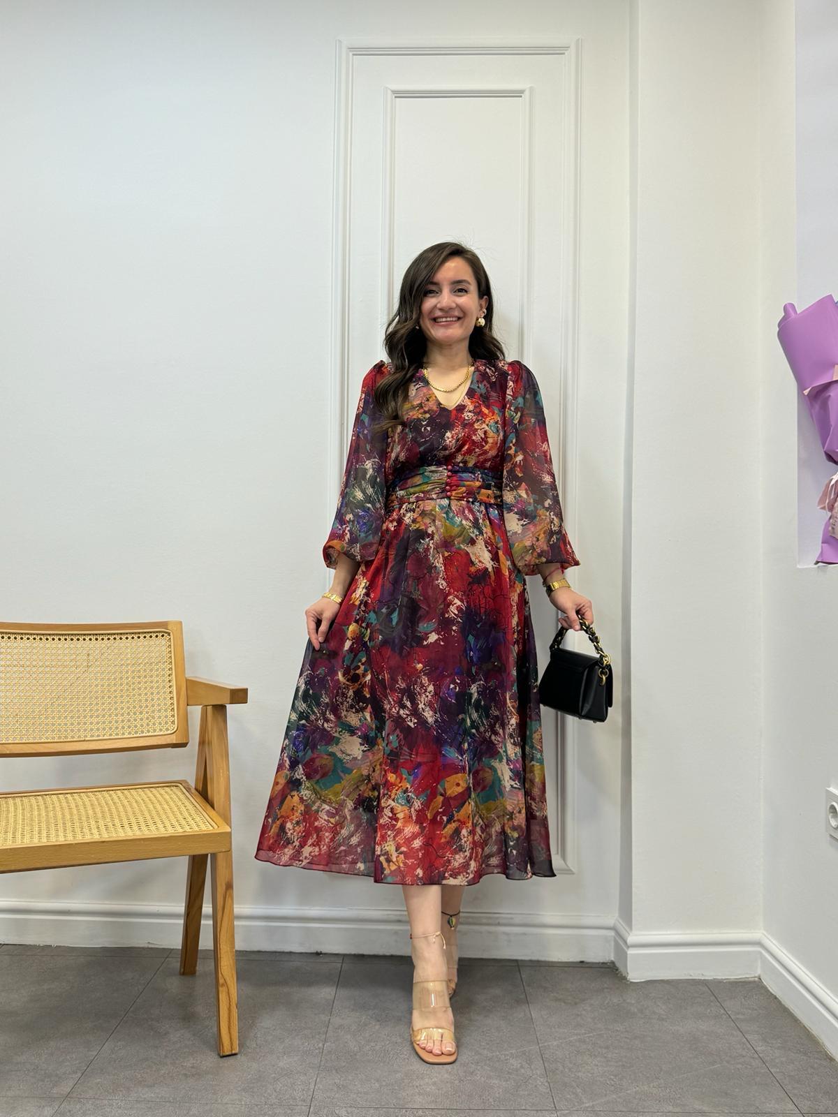 Kırmızı V Yaka Ebruli Desenli Kuşaklı Elbise 3410