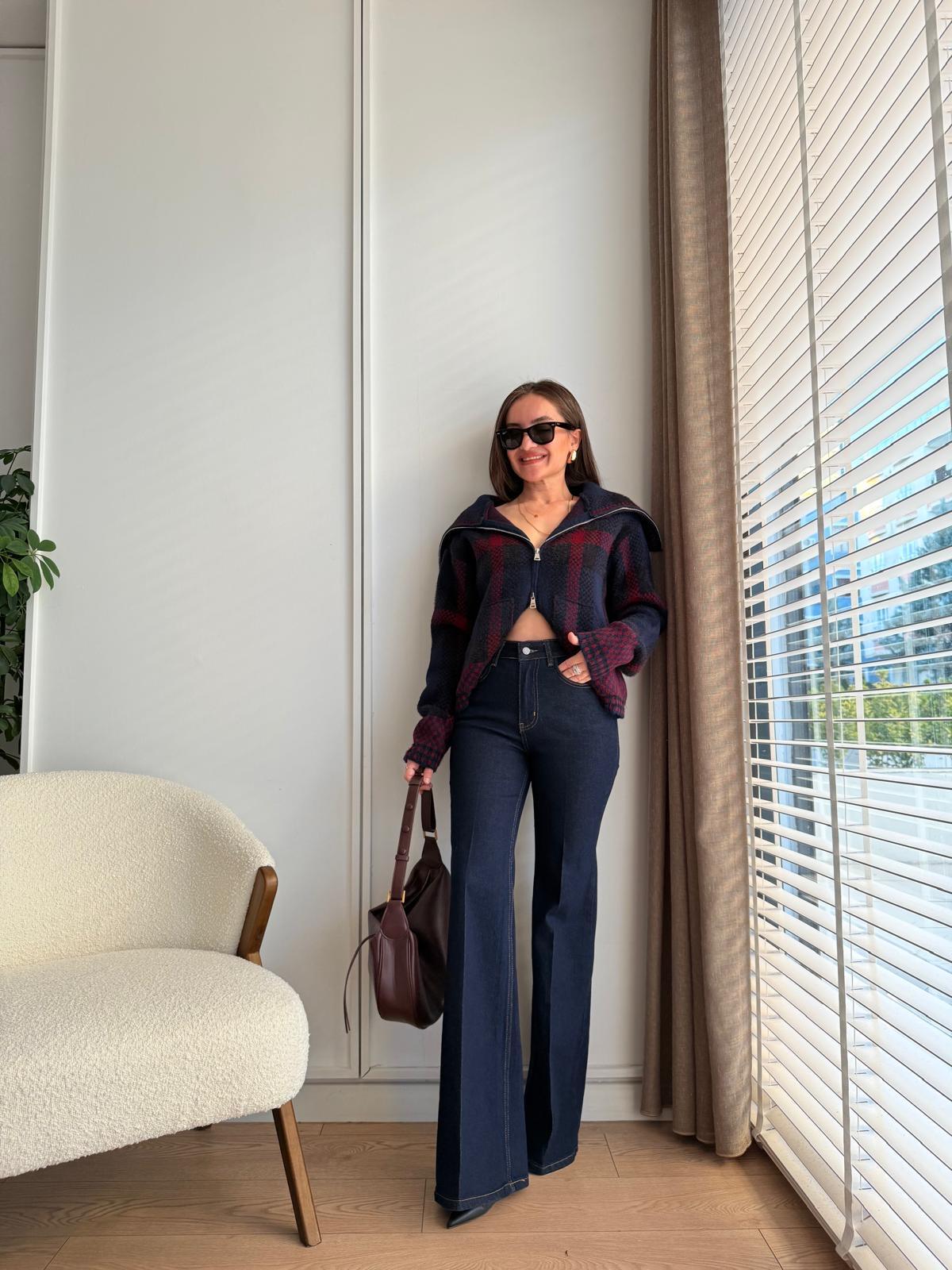 Koyu lacivert Ütü İzli İspanyol Paça Jean 503