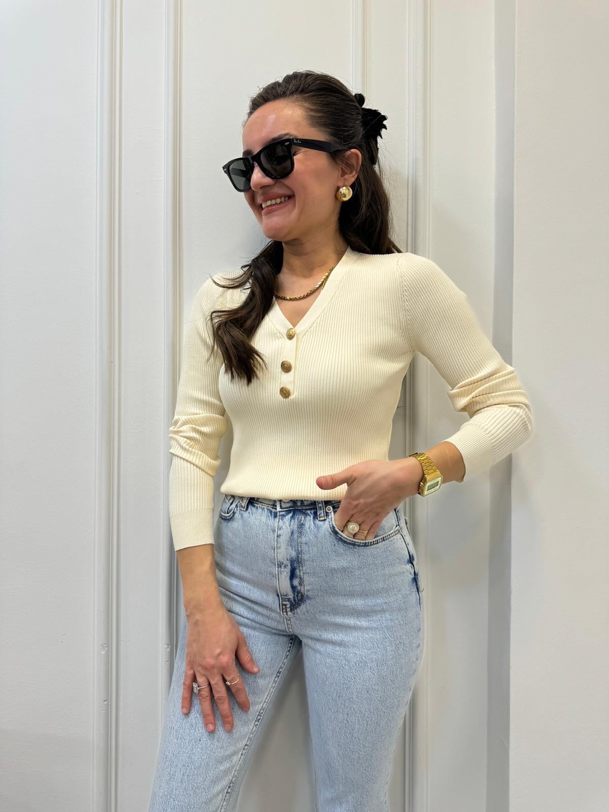 Krem V Yaka Gold Düğme Detaylı Fitilli Triko Bluz 4144