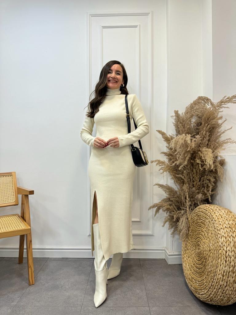 Krem Yırtmaç Detaylı Triko Elbise 4039