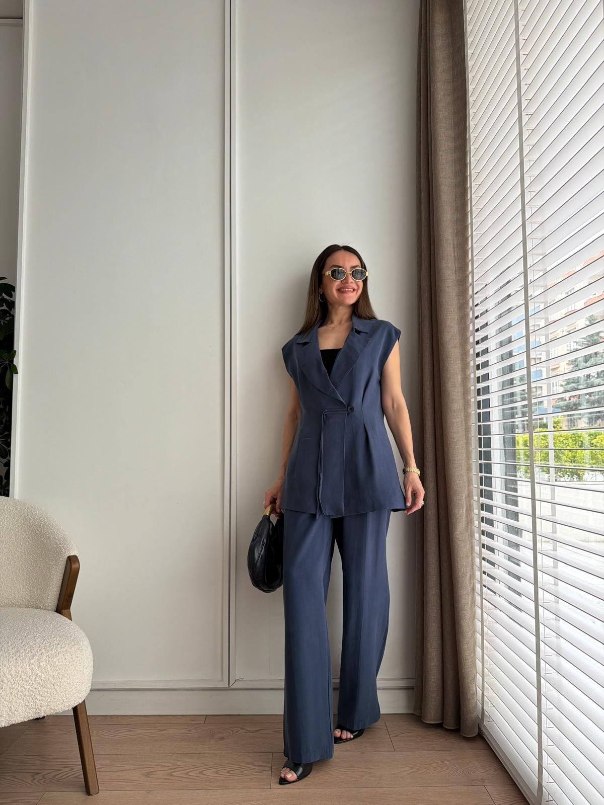 Lacivert Düğme Detaylı Yelek Pantolan Takım 580784
