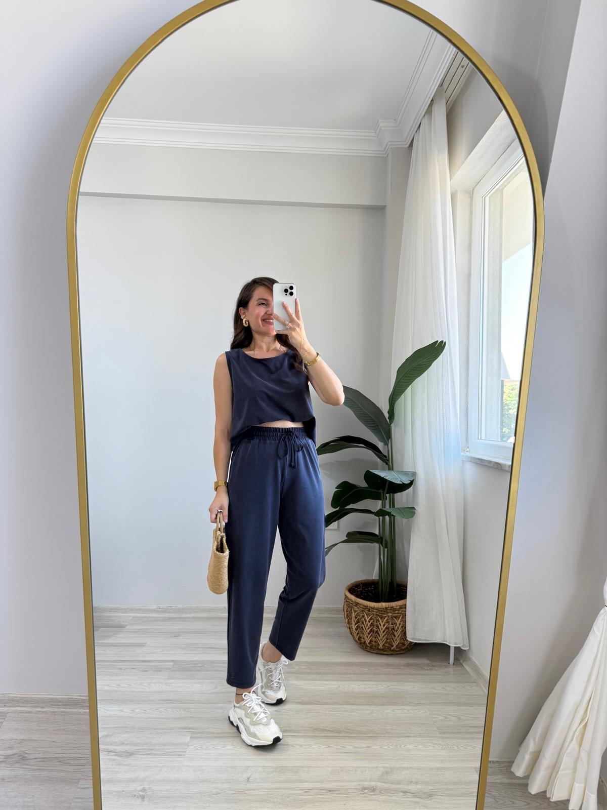 Lacivert Sıfır Kol Bluz Pantolon Takım 4747