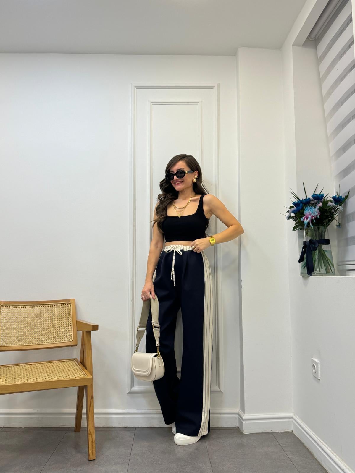 Lacivert Yan Şeritli Beli Lastikli Tasarım Palazzo Pantolon 1710061