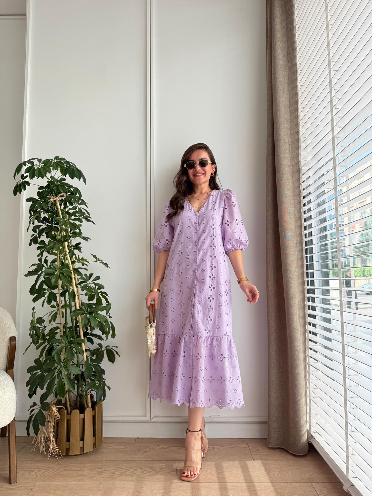 Lila V Yaka Düğmeli Brode Elbise 26089