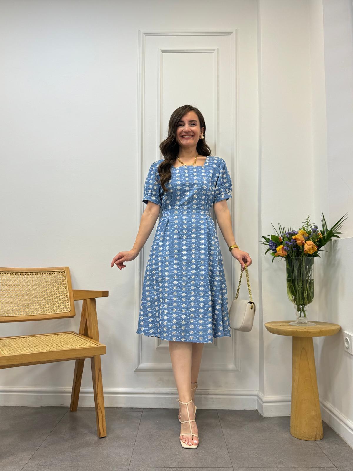 Mavi Ekru Desenli Kare Yaka Kendinden Kuşaklı Fisto Elbise 28632