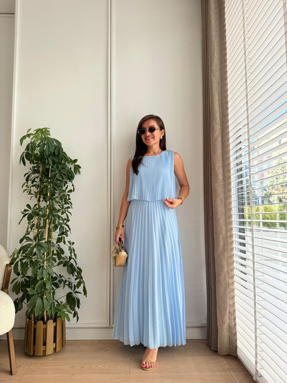 Mavi Sıfır Kol Piliseli Şifon Elbise 2621