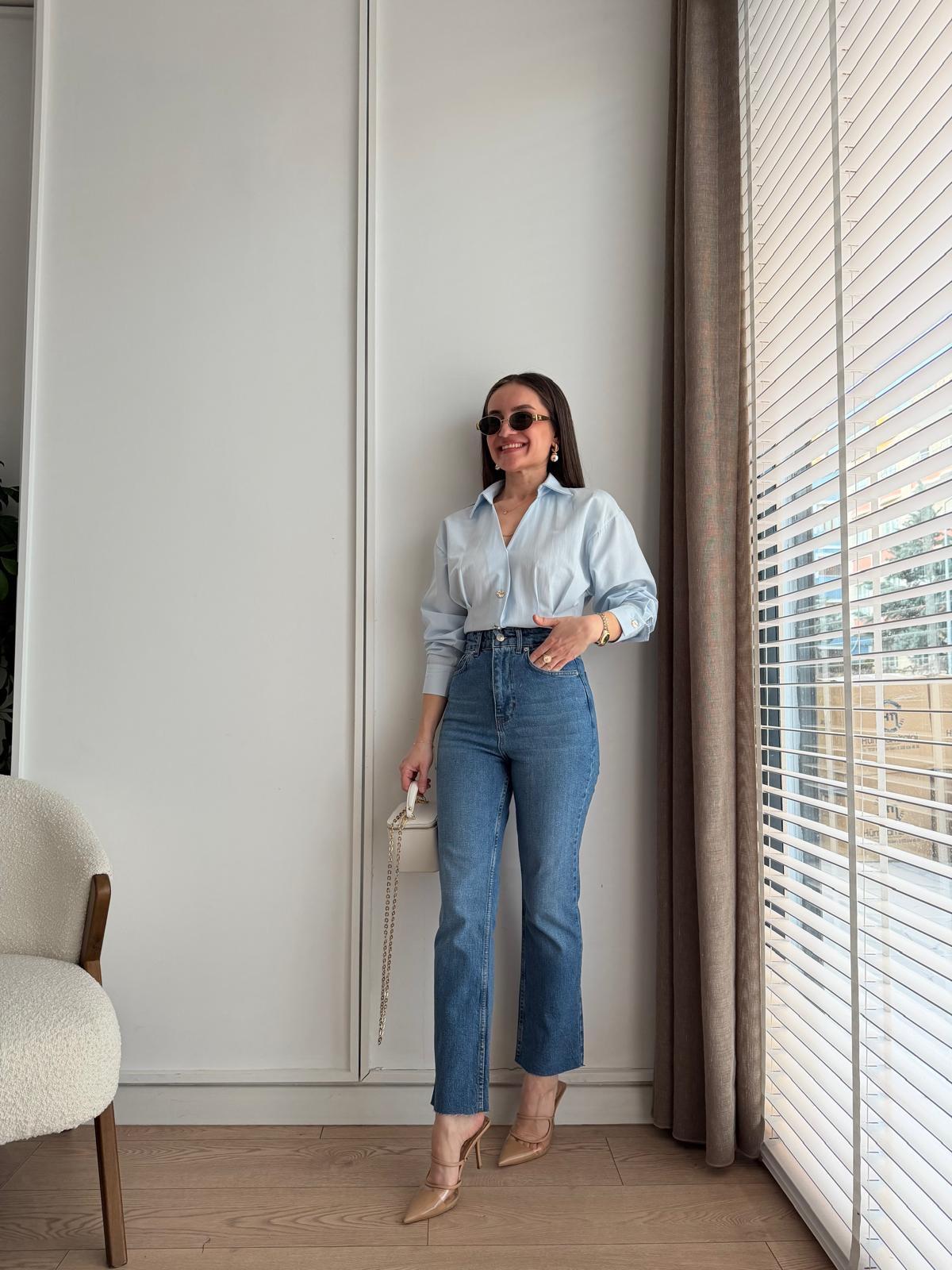 Mavi Yüksek Bel Paçası Kesik Mom Jean 0520