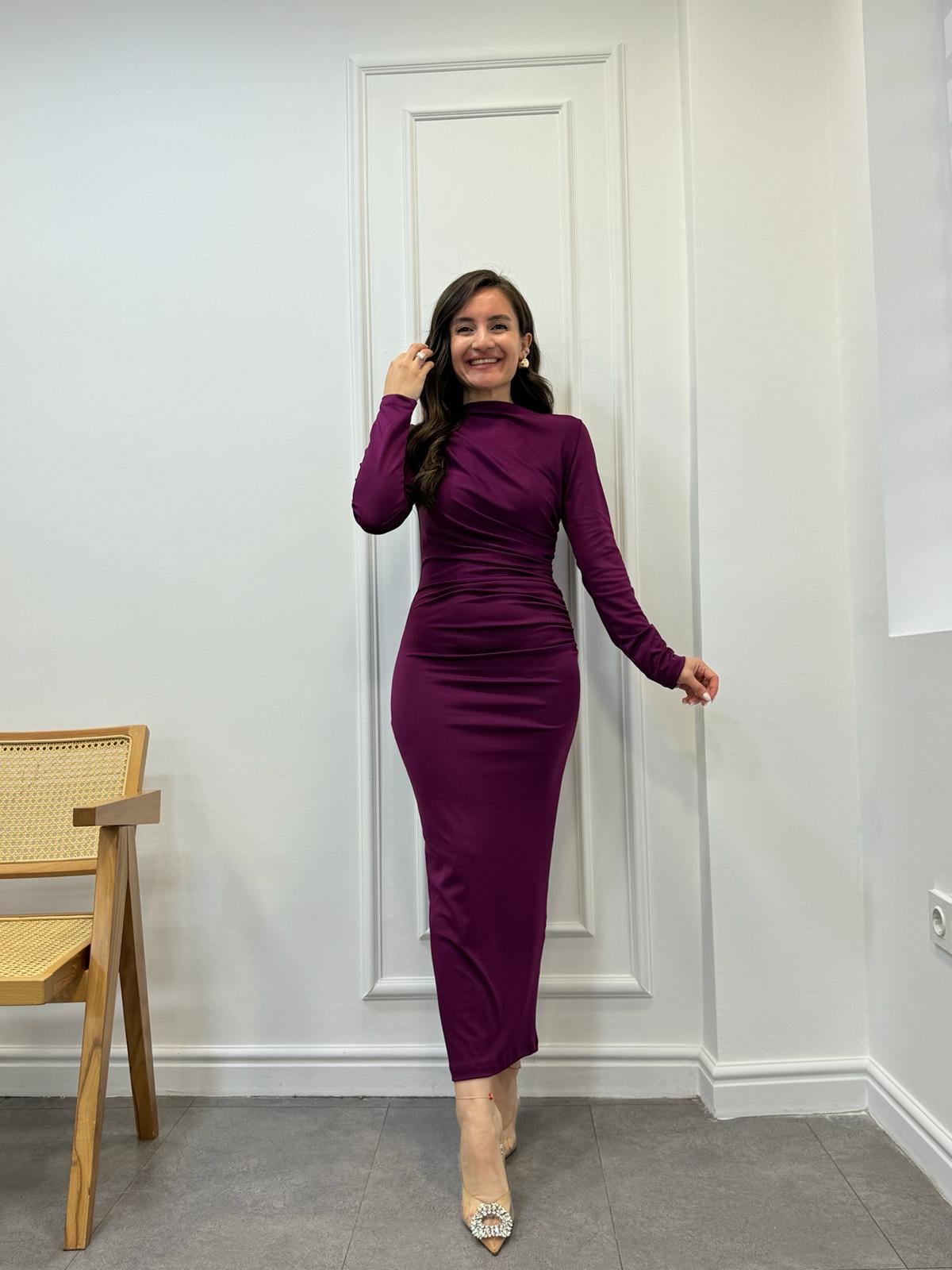 Mürdüm Yan Drapeli Parlak Kumaş Elbise 3046