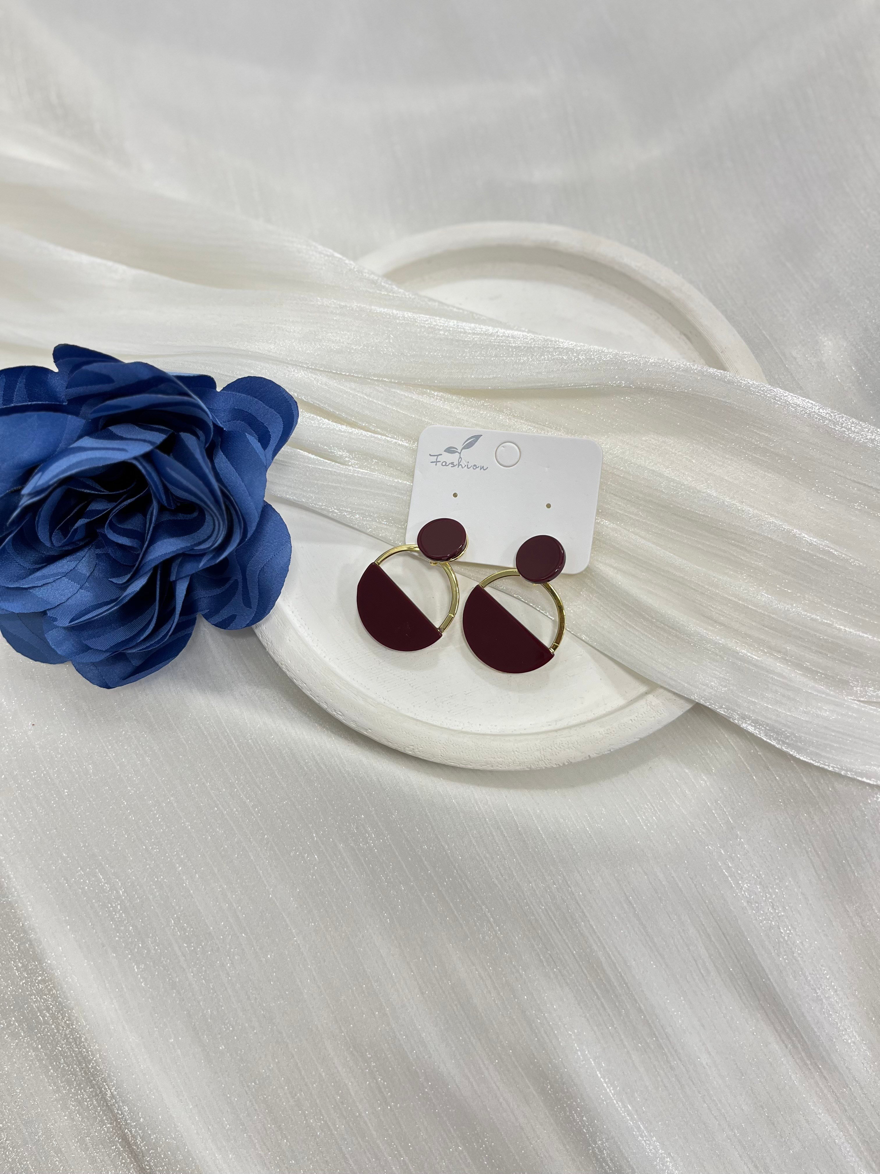 Mürdüm Yarım Yuvarlak Detaylı Küpe KP38