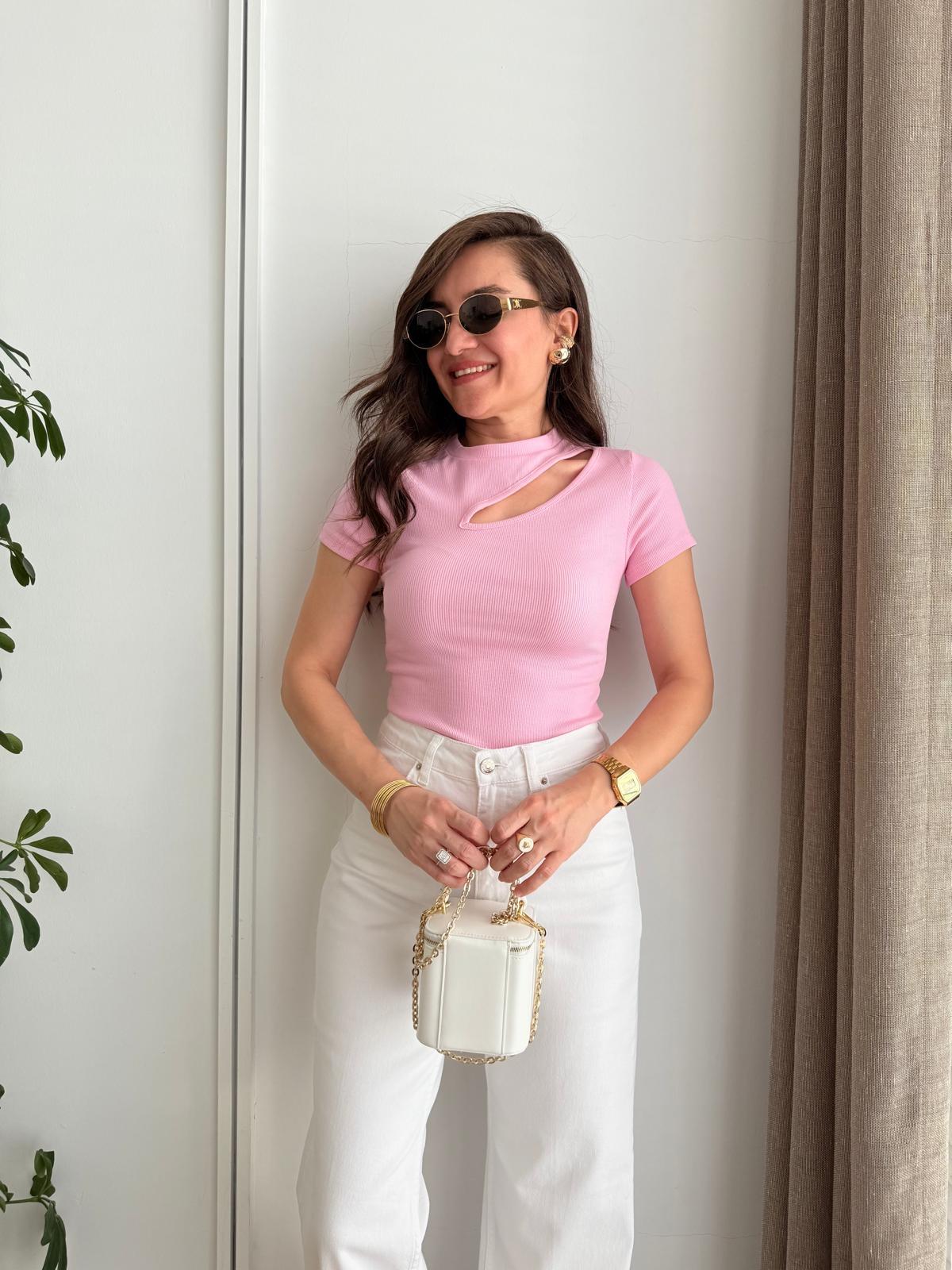 Pembe Bisiklet Yaka Önü Yan Dekolte Detaylı Crop Tişört 4693