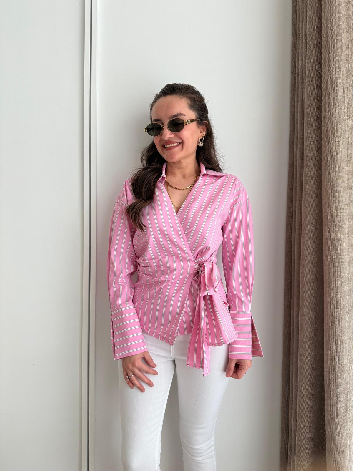 Pembe Çizgili Ön Bağlama Detaylı Gömlek Yaka Bluz 00129