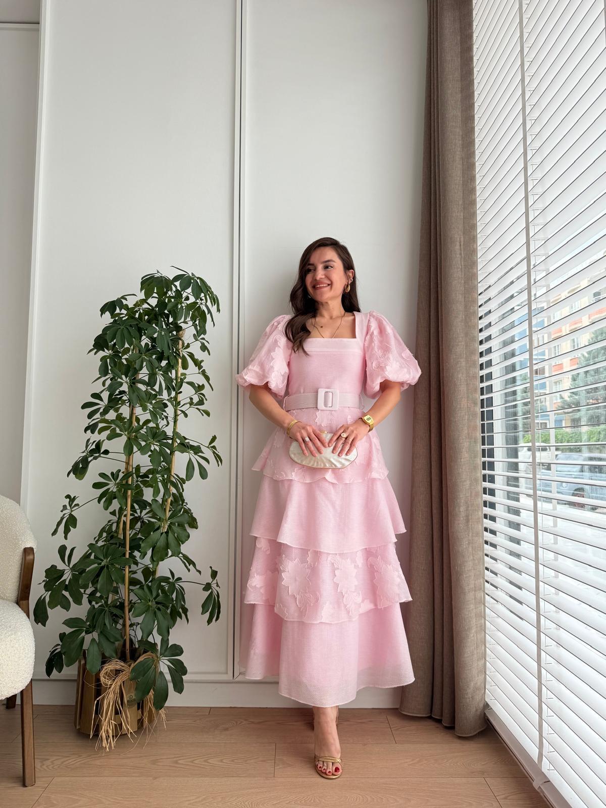 Pembe Kare Yaka Balon Kol Kat Detaylı Tasarım Elbise 8574